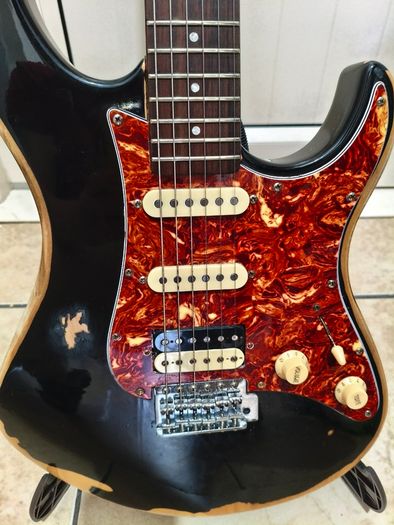 Yamaha eg 012