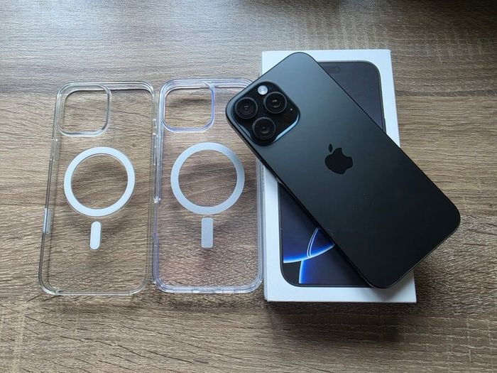 iPhone 16 Pro Max 512GB - 100% Battery Health!