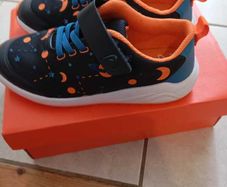 clarks  kids runnere