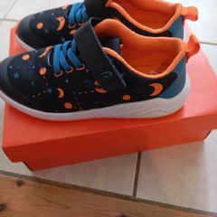 clarks  kids runnere