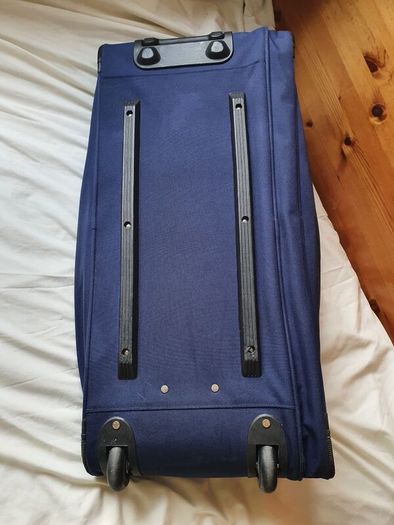 Large nike 2 wheel roller bag 29" long 14" wide 12" depth navy in fab condition