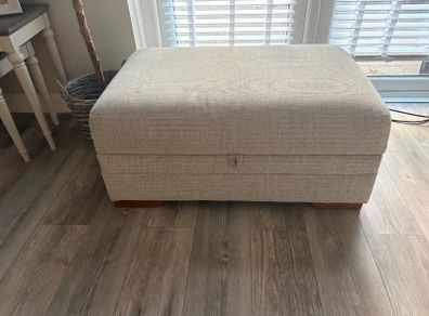Sophia footstool DFS