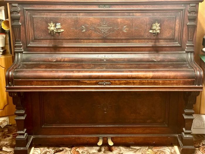 Beautiful upright Piano