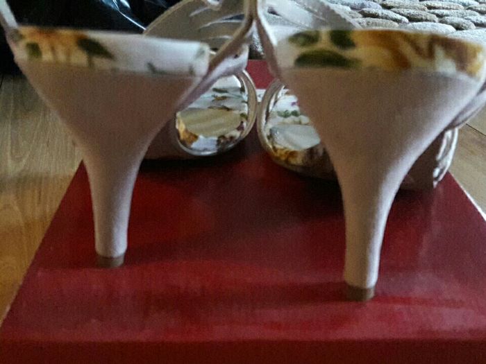 Ladies Cream shoes Marco Tozzi NEW Size 36