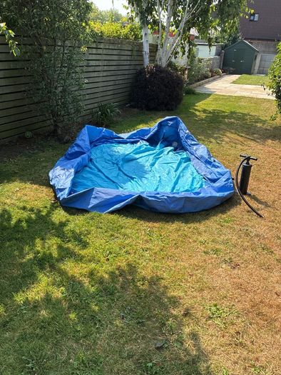 paddling pool