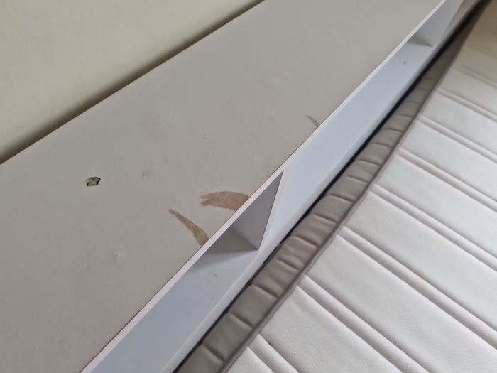 Day bed single white priced to sell