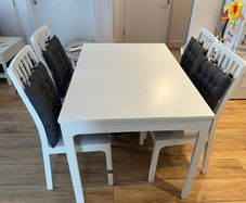 IKEA ekedalen extendable Dining table and four chairs
