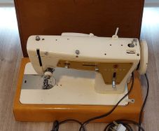 Singer 237 Sewing Machine Good Working Heavy Duty Metal Construction