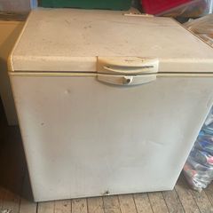 Large Whirlpool Chest Freezer - Working Perfectly