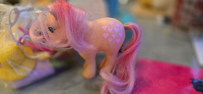 Pretty Parlour 1982 Complete (no box) with Peachy and Twinkles the Cat MLP G1 My Little Pony Accessories Playset