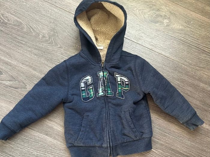 3 x Kids hoodies age 5-6 GAP and Slazenger