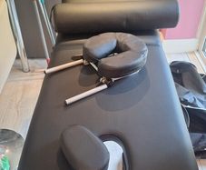Massage Table High Spec DELIVERED