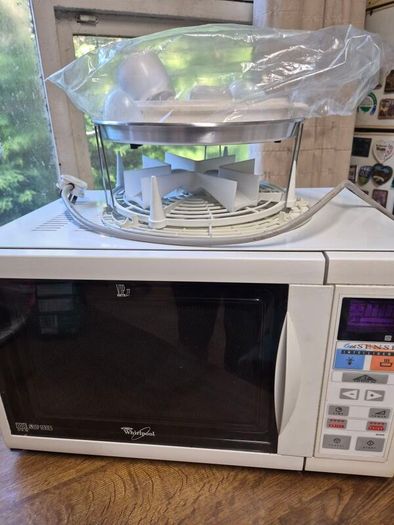 Rare Find Vintage 27L Whirpool Microwave and Grill