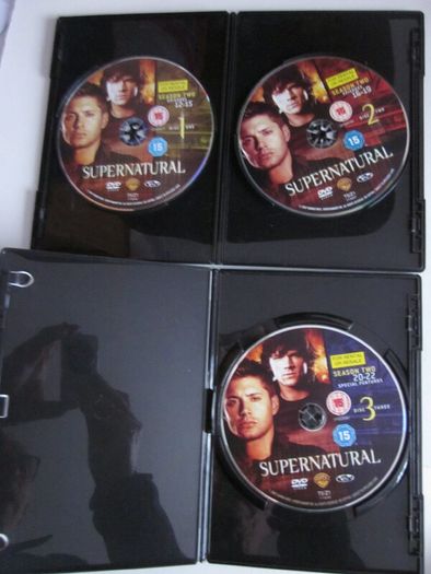 Supernatural Seasons 1 to 3  (17 DVD's)