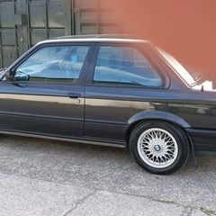 BMW E30 320ise 2 dr manual.