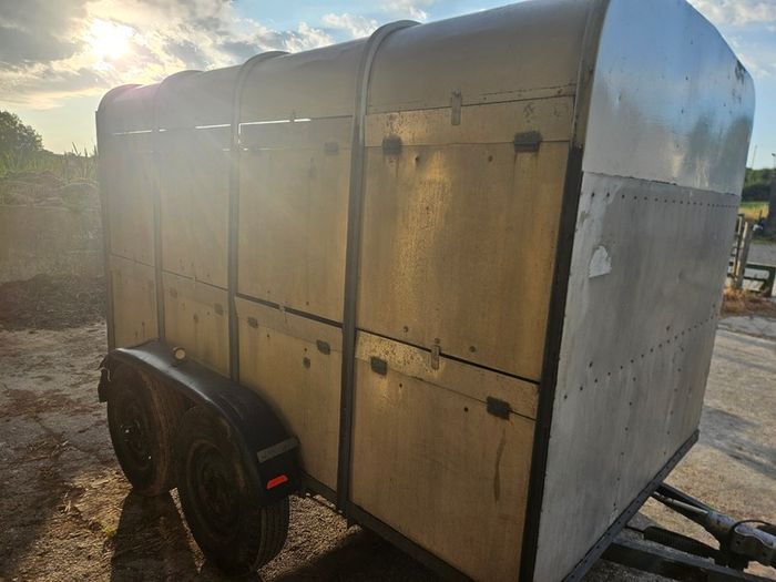 Cattle box