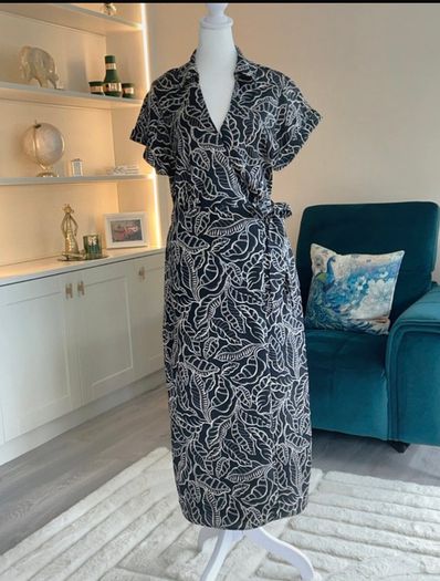Ladies Short-sleeved Black and White Wrap Shirt Dress from Mango