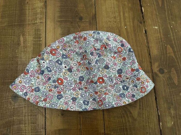 Bucket style summer hats for a girl