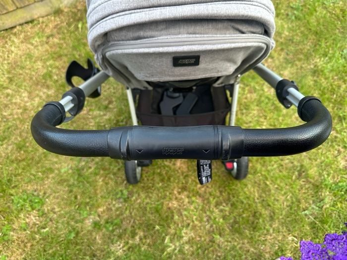 Mamas and Papas pram + Cybex seat and isofix bundle
