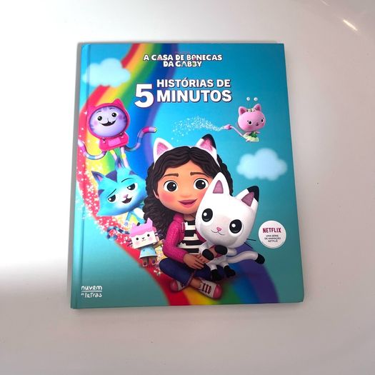Portuguese Gabby's Dollhouse Book - Five Minute Stories