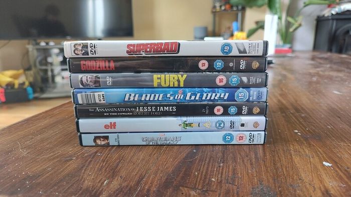 150 Dvds