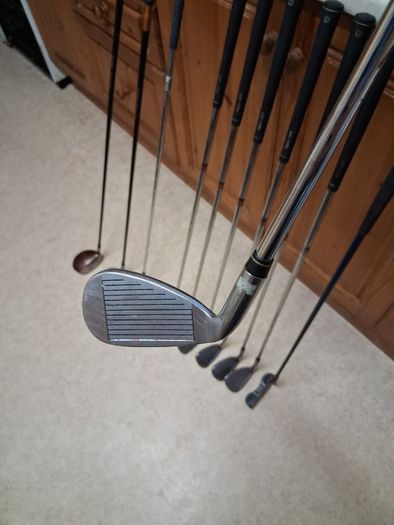 Golf Clubs. Set Of Right Handed Mens Golf Clubs. Collect In Dublin Or Receive Via Post.