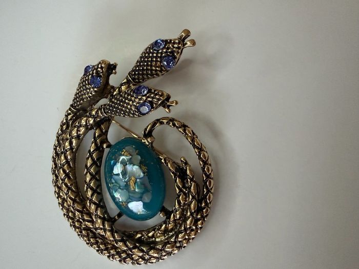 Brooche