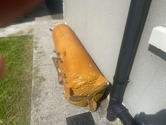 Stainless steel lagged cylinder