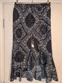Perfect for Summer stunning floral hi--lo skirt