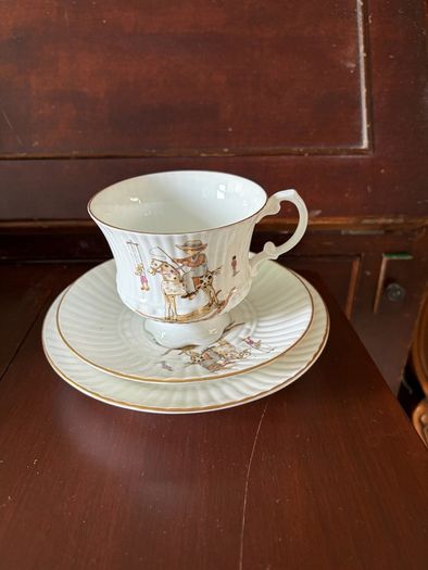 Child's tea set featuring charming illustrations by the German artist Gisela Gottschlich.