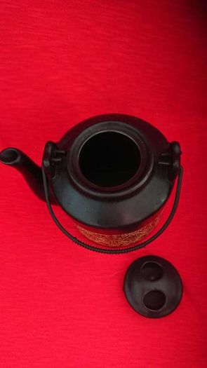 Tea pot