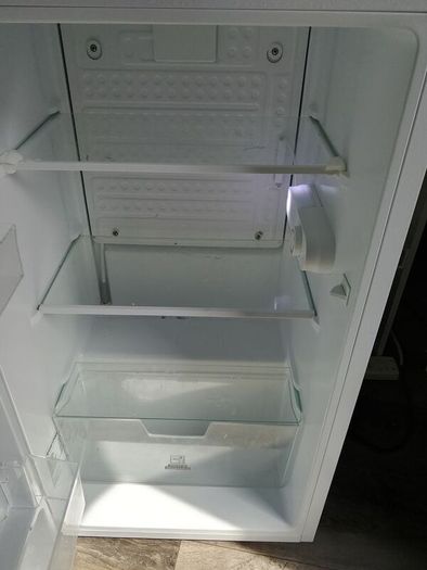 Under counter fridges for sale. Great condition.75e each