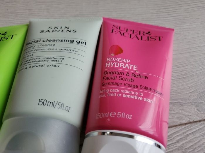 Facial scrub