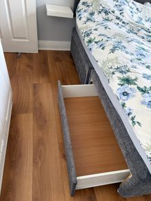 Bed frame with drawers (150x200, std king)