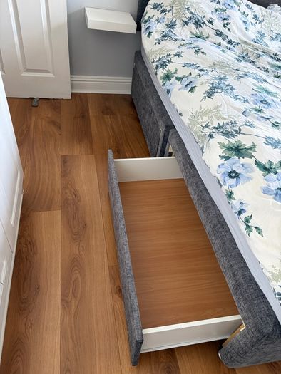 Bed frame with drawers (150x200, std king)