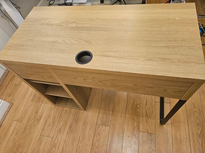 Micke IKEA desk