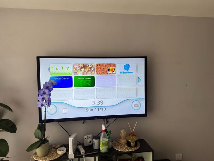 Nintendo Wii Console Bundle Mario Kart Wii Sports HDMI Adapter