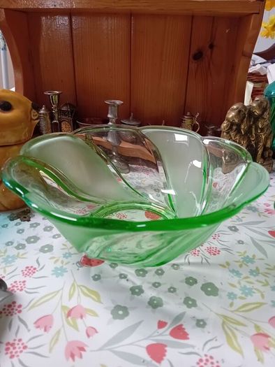 Green Glass Dessert Bowl set