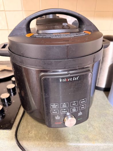 Instant Pot Duo Plus 5.7L 9in1 Multi-Cooker Excellent Condition