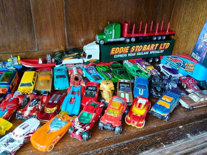Die cast metal collection