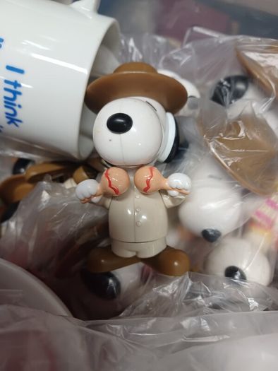 Snoppy toy figures