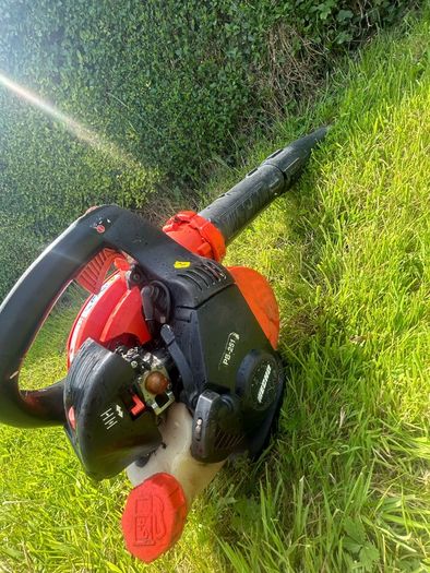 leaf blower