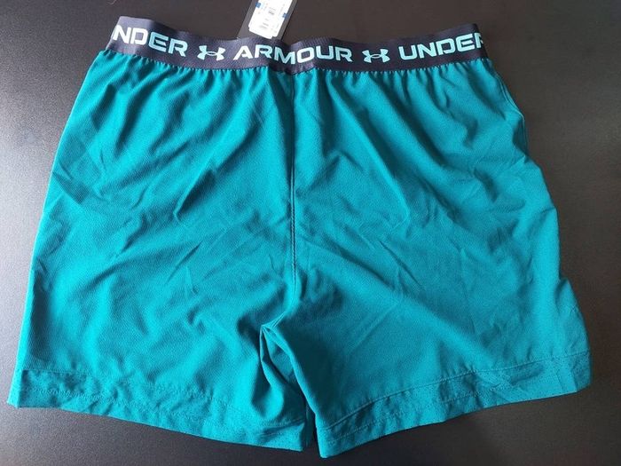 Mens Under Armour Shorts XL Brand New