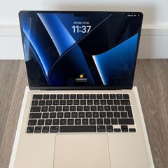 Apple Macbook Air M2 13" Starlight