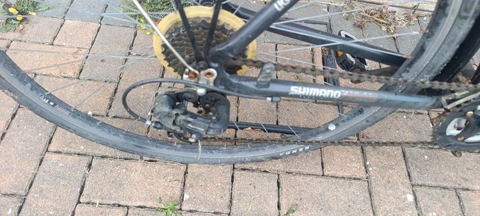 Apollo Belmont hybrid bike