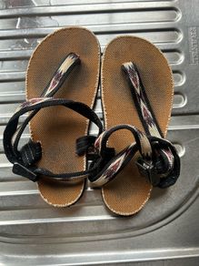Grounding sandal's earthrunners
