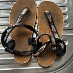 Grounding sandal's earthrunners