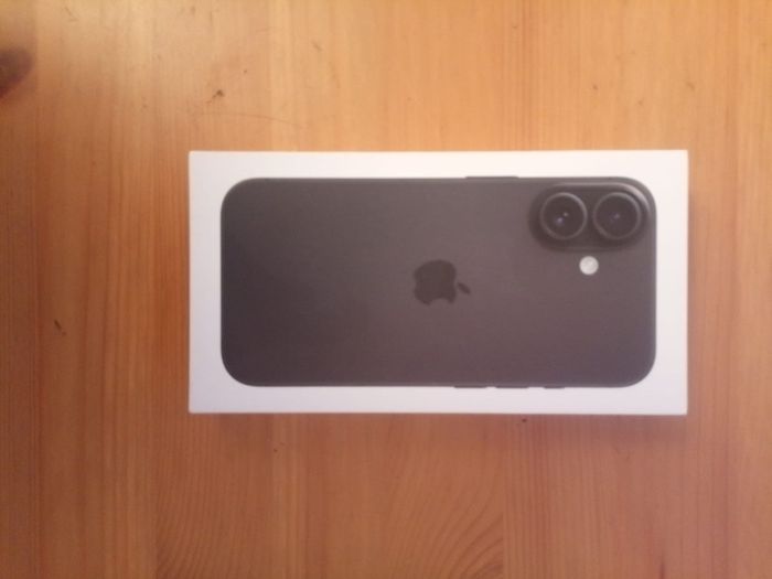 iPhone 16 - Less then year old
