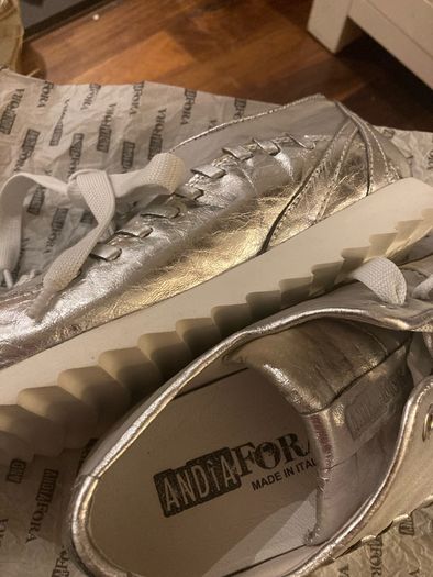Andia Fora Made in Italy Top Quality Designer Silver Trainers - Size 41