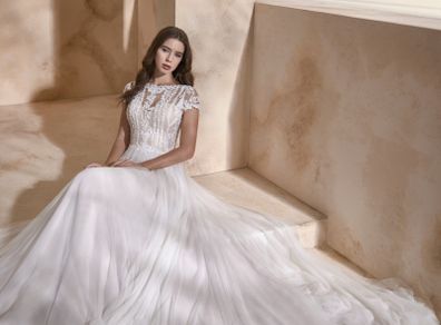Brand New Wedding dress, Size 8, MODECA